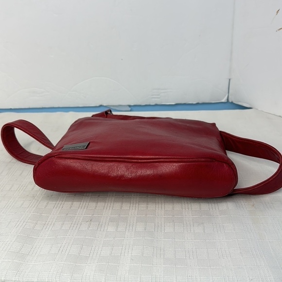 Perlina Deep Red leather messenger style bag - Picture 5 of 8